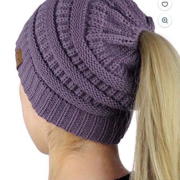 NWOT … C.C EXCLUSIVES Lavender Knit Ponytail Beanie Hat - Picture 1 of 4